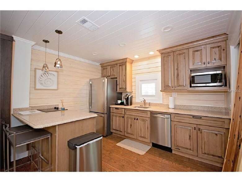 6west Beach Cottages