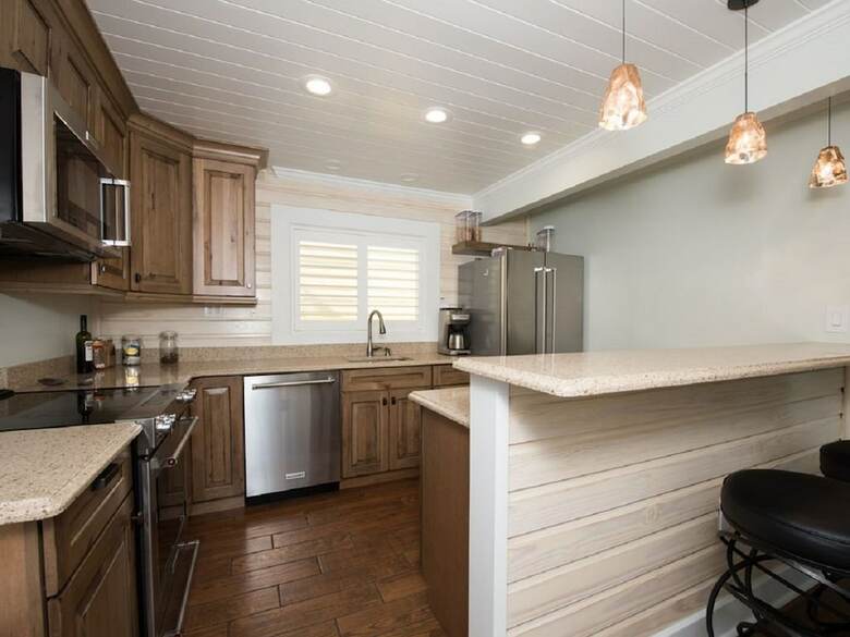 6west Beach Cottages