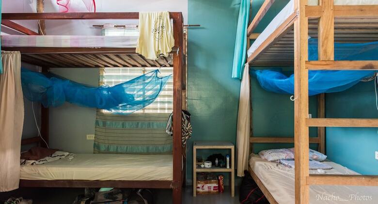 Hostal Footprints Homestay - Hostel - Adults Only