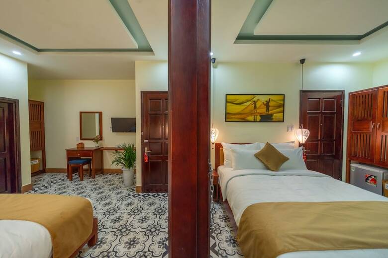 The Lake Hoian Hotel