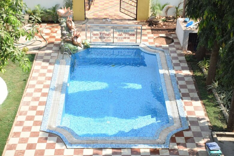 Hotel Sky Light Royal Stay