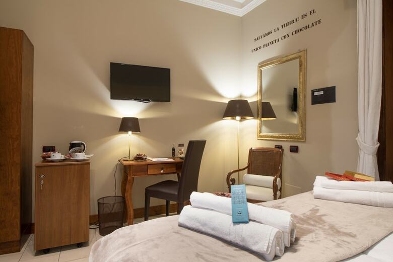 Oro Hotel