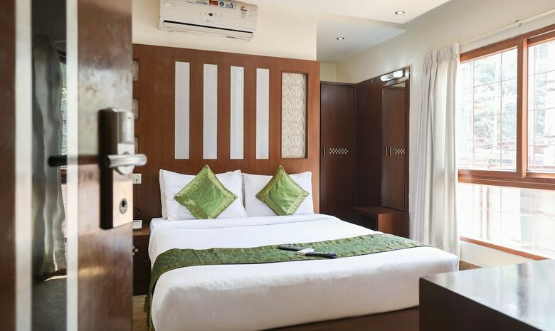 Hotel Treebo Select Grand Premier Suites