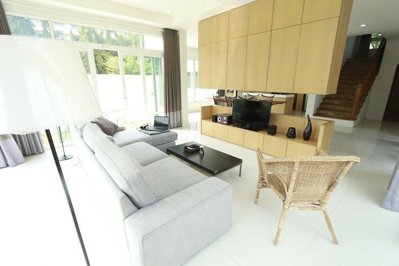 Anb Pool Villa 4br Beachfront In Pattaya
