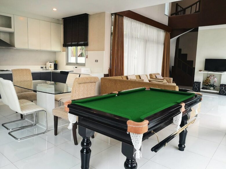 Anb Pool Villa 3br Glass House In Pattaya