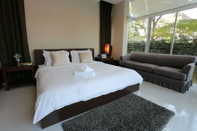 Anb Pool Villa 3br Glass House In Pattaya