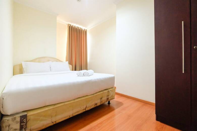 Exclusive Riverside Pluit Apartment