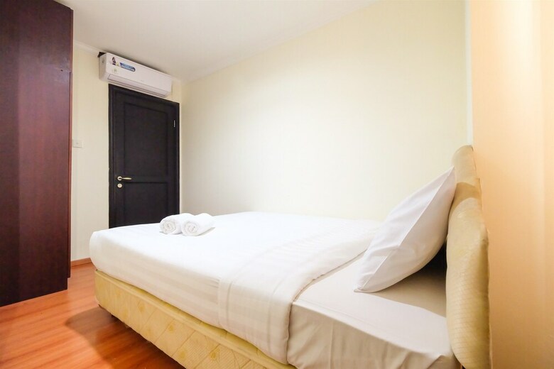 Exclusive Riverside Pluit Apartment