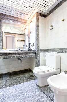Noumi Plaza Hotel