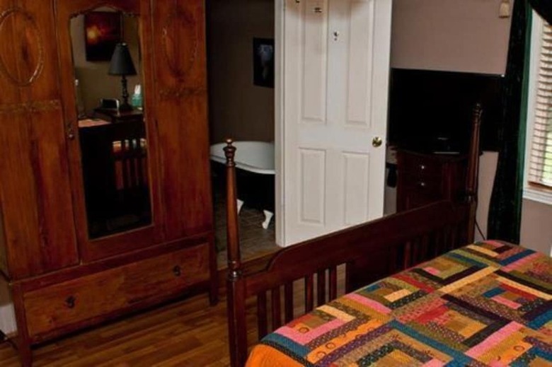 The Carriage House Bed And Breakfast