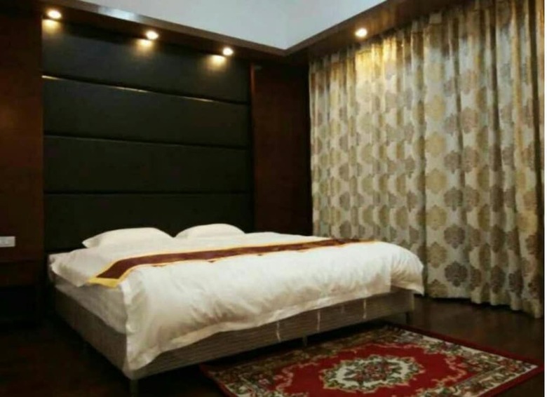 Moon River Lake View Villa