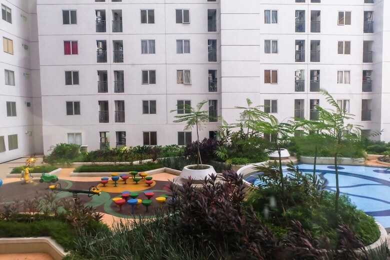 Spacious & Clean Bassura Apartment