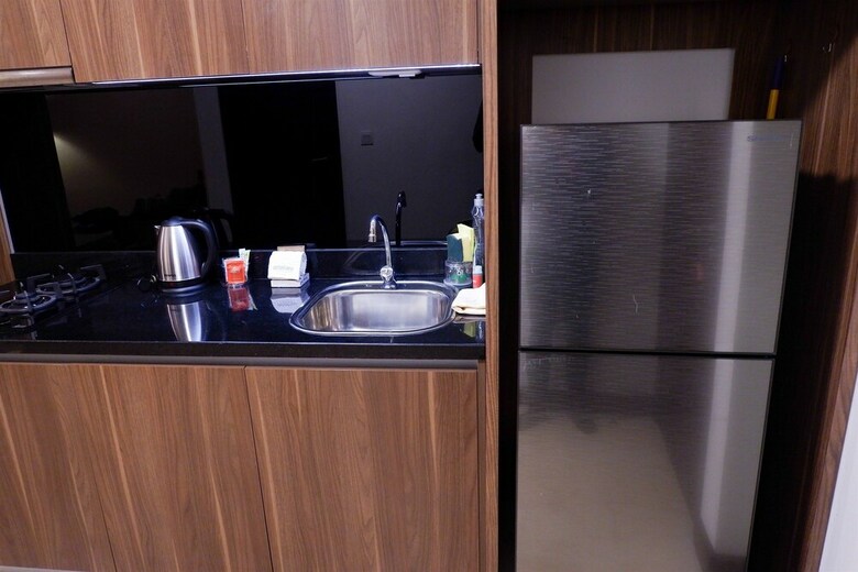 Luxurious L'avenue Apartment