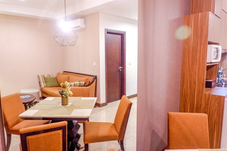 Luxurious L'avenue Apartment