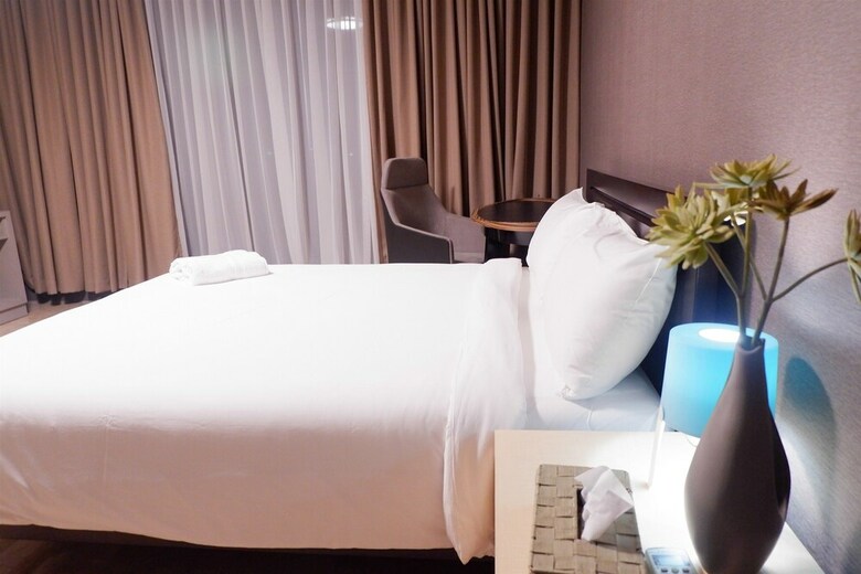 Luxurious L'avenue Apartment