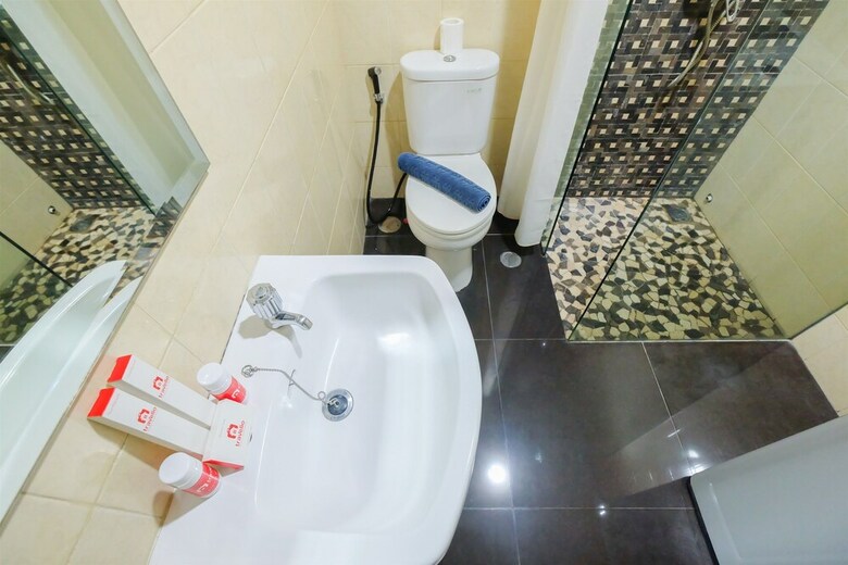 Pool View Cosmo Terrace Apartment At Thamrin City