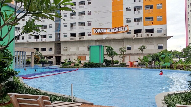 Comfy Studio Apartment @ Green Pramuka City