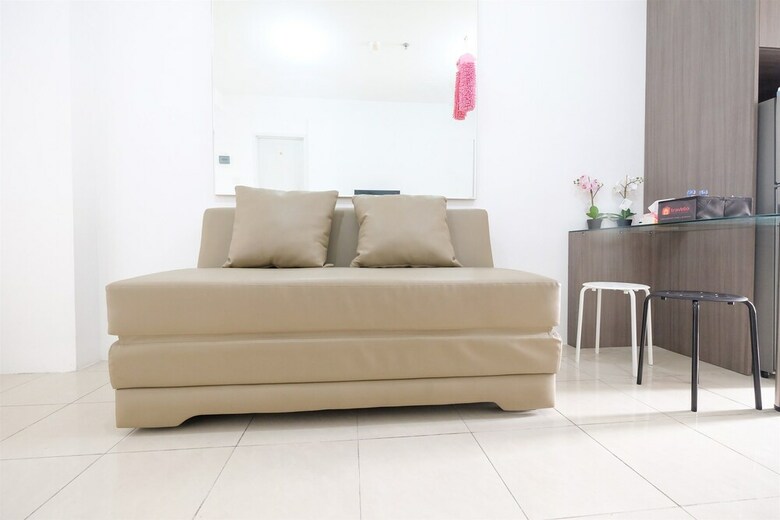 Green Bay Pluit Apartment With Sofa Bed