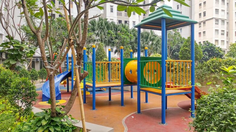 Green Bay Pluit Apartment With Sofa Bed