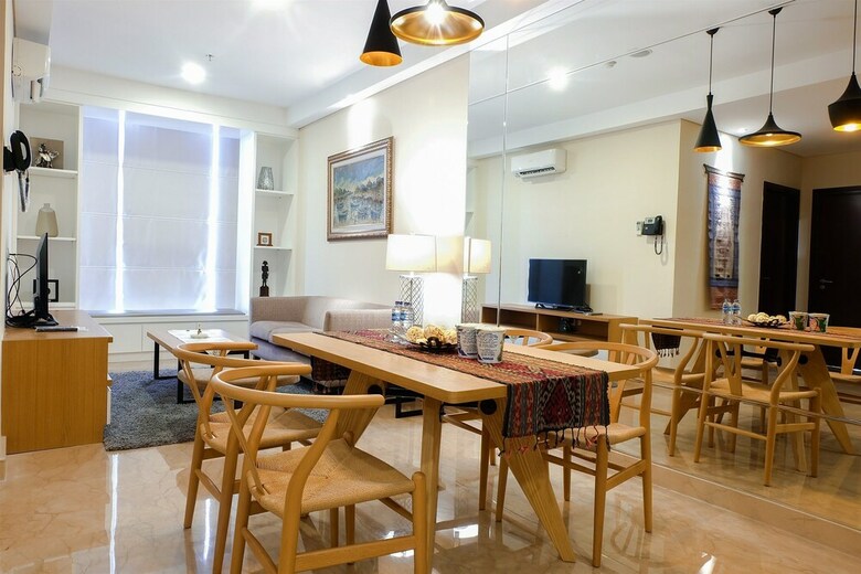 Direct Pool Access L'avenue Apartment