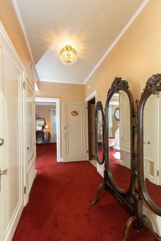 Graham-carroll House Bed & Breakfast
