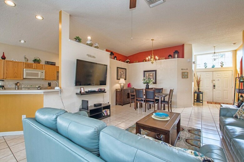 3br 2ba Home In Windsor Palms By Cv-8168