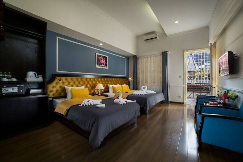 Mf Louis Hotel