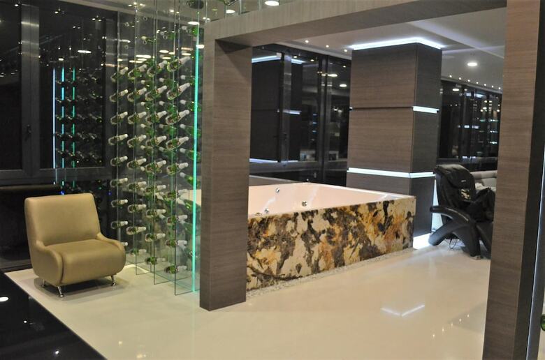Hotel Paris Luxury Suites