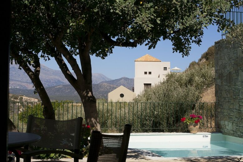 Istron Villas