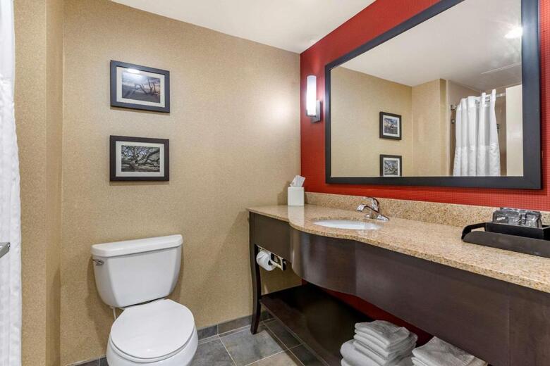Hotel Comfort Suites