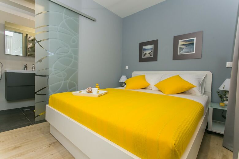Luxury  Apartments Giovanni With  Pool