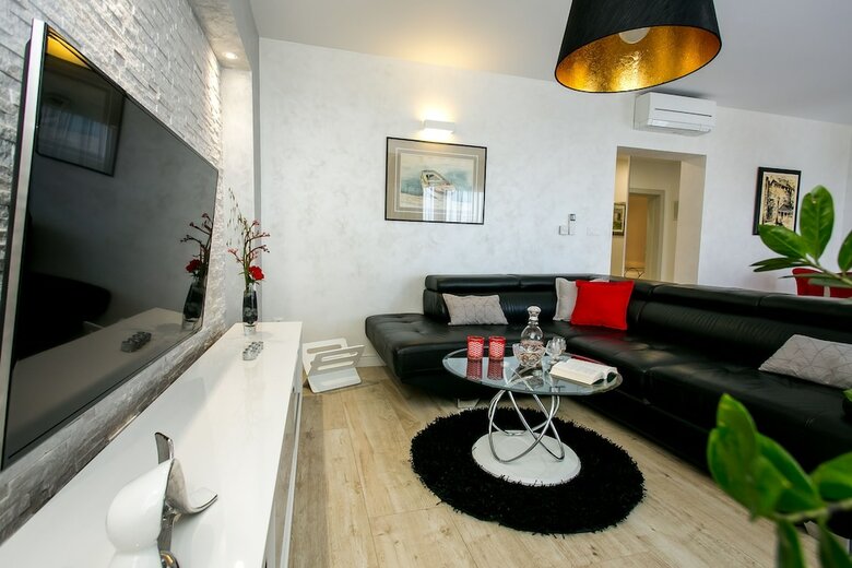 Luxury  Apartments Giovanni With  Pool