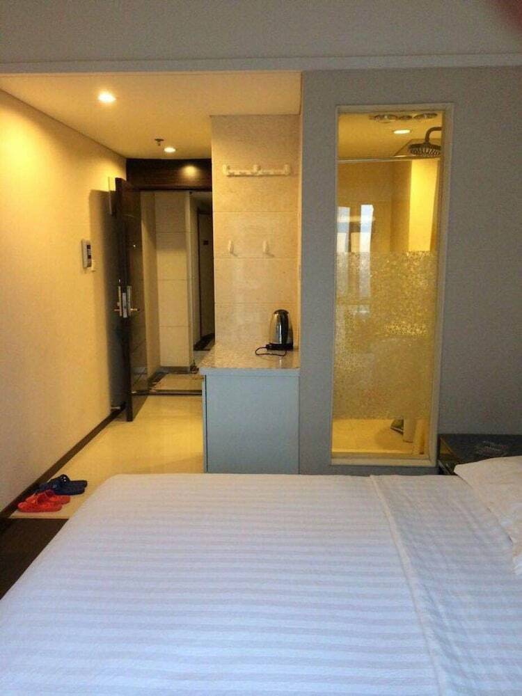 He Yue Hotel