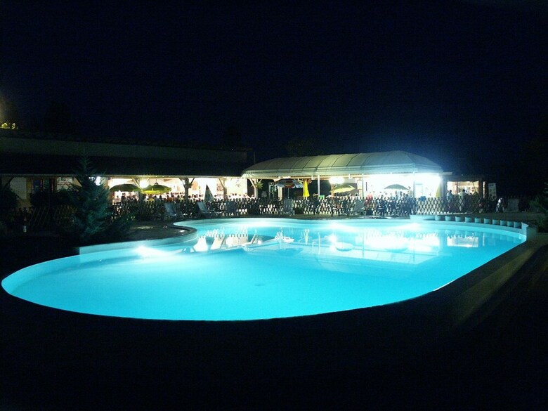 Camping Les Lacs De Courtes - Chalets