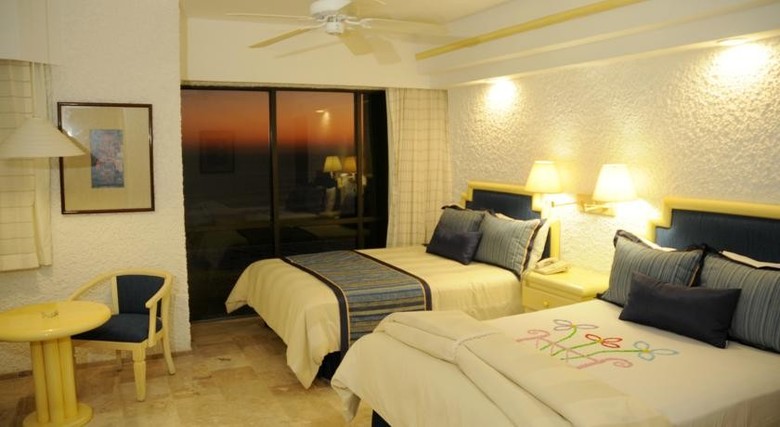 Hotel El Cid El Moro Beach