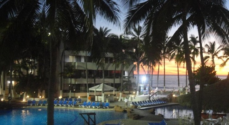 Hotel El Cid El Moro Beach