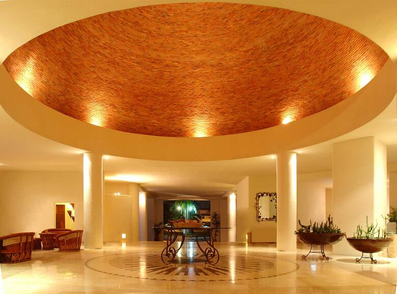 Hotel Emporio Ixtapa