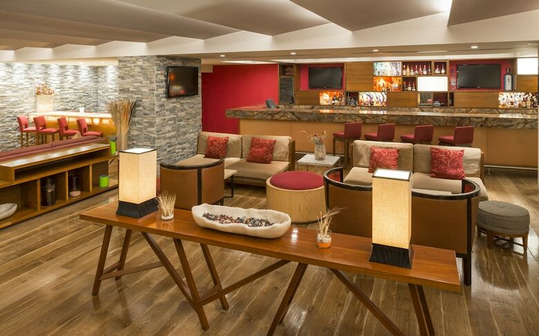 Hotel Camino Real Aeropuerto