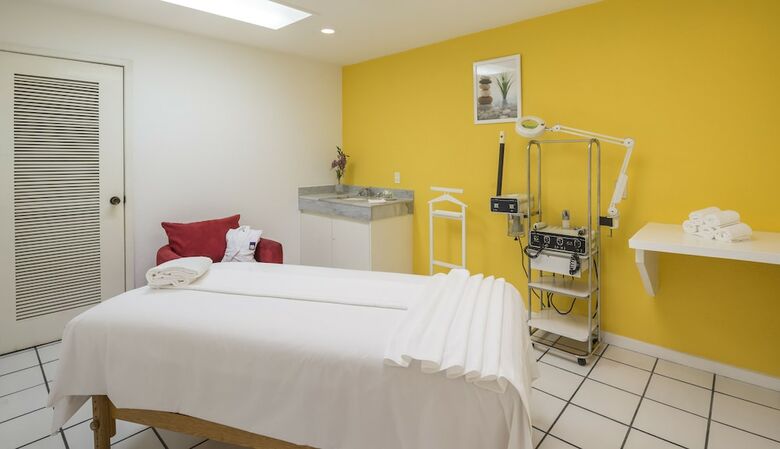 Hotel Camino Real Aeropuerto