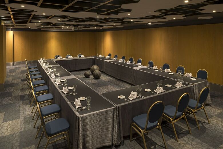 Hotel Camino Real Aeropuerto