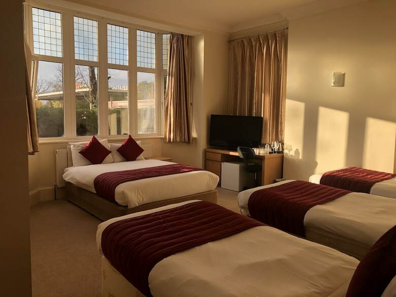 Gatwick Inn Hotel