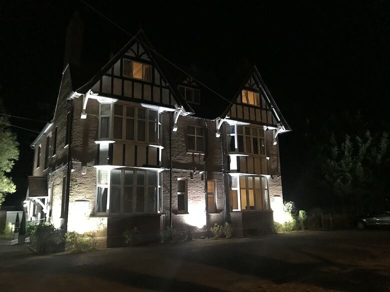 Gatwick Inn Hotel
