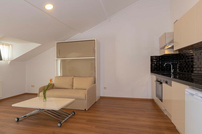 Hotel Joy Suites