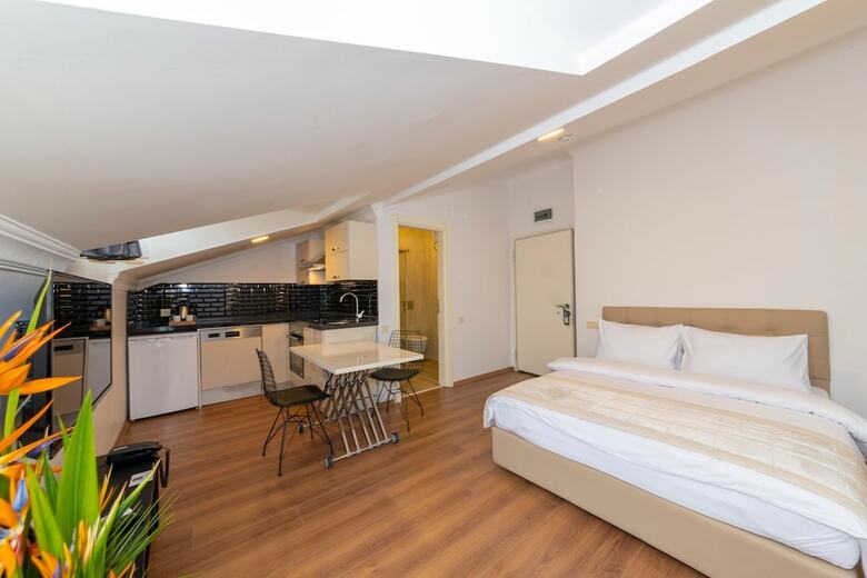 Hotel Joy Suites