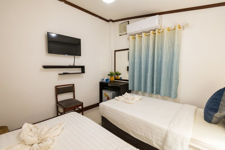 Hotel Jasmine Ville Guesthouse