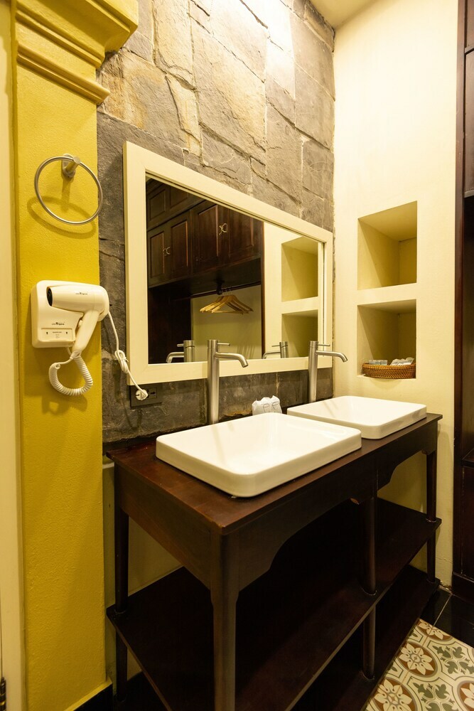 Hotel Jasmine Ville Guesthouse