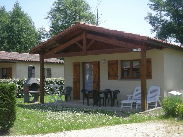 Camping Les Lacs De Courtes - G�tes