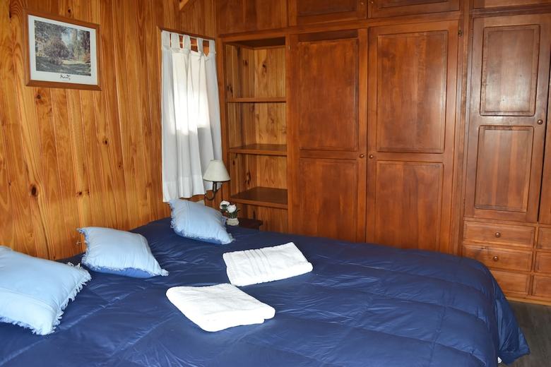 Caba�as Del Lacar