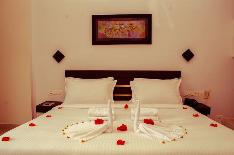 Hotel Leela Backwaters Inn