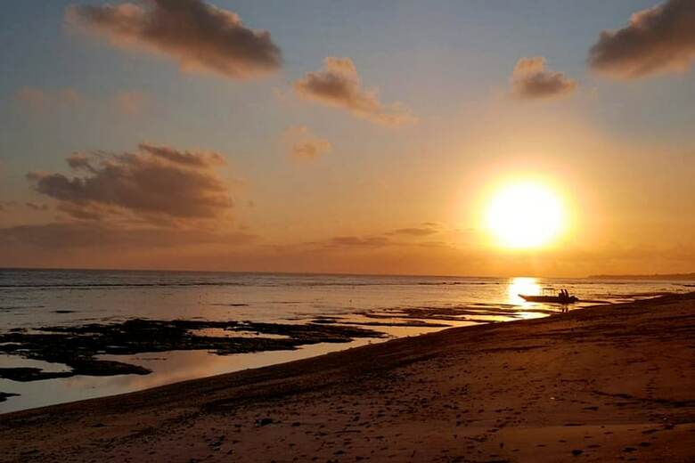 Hotel Road Beach Homestay